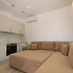 מלון דירות Garden Ermali 4*
