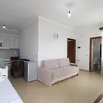 Lejlighedshotel Garden Ermali