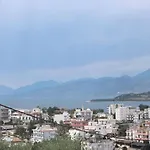 Ξενοδοχείο με διαμερίσματα Garden Ermali 4*