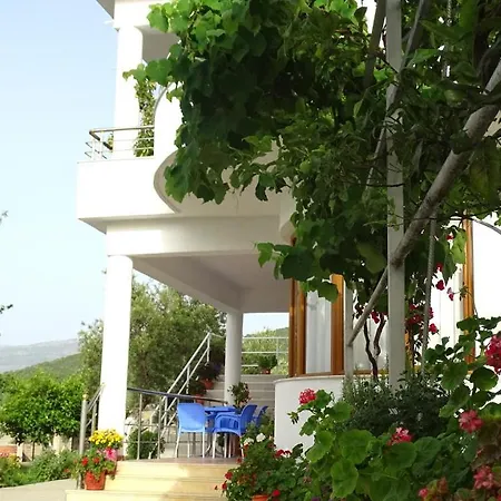 Apartmanhotel Garden Ermali