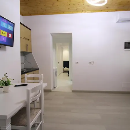 Garden Ermali Apartmanhotel Ksamil