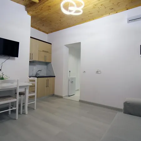 Ξενοδοχείο με διαμερίσματα Garden Ermali 4*