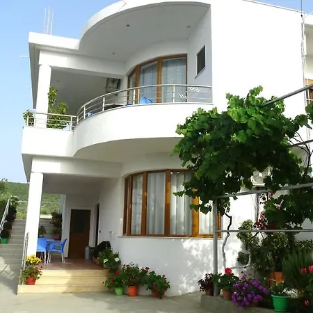 Garden Ermali