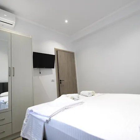 Lägenhetshotell Garden Ermali 3*